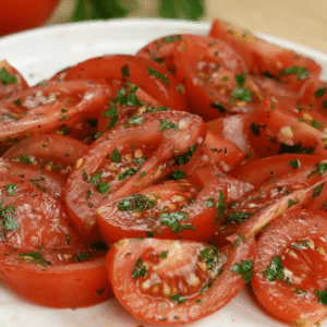salade de tomates au oignons rouges