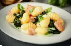 Gnocchis lardons, épinards et mozza