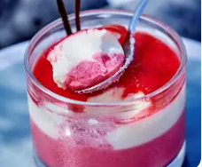 fromage blanc au fraises fraîches